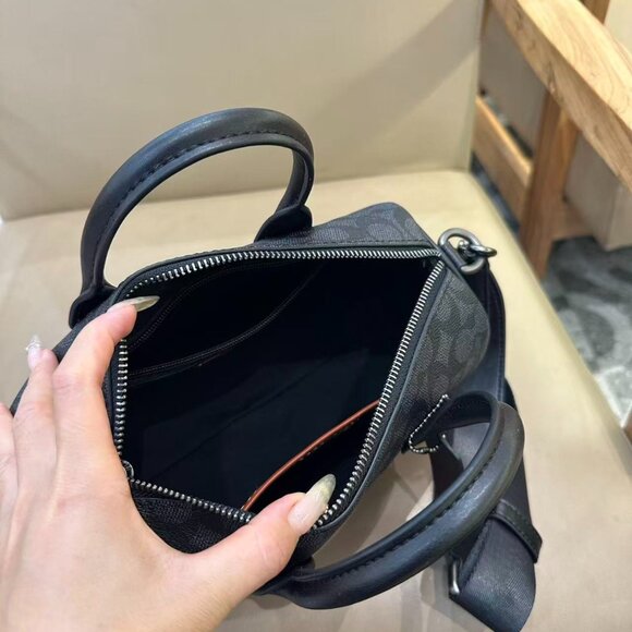 Coach men's Boston monogram pillowcase, size 25cm x 15cm x 11cm - Picture 8 of 8